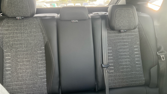 Peugeot 3008 157kW Allure 73kWh 5dr Auto Electric Estate - Image 15
